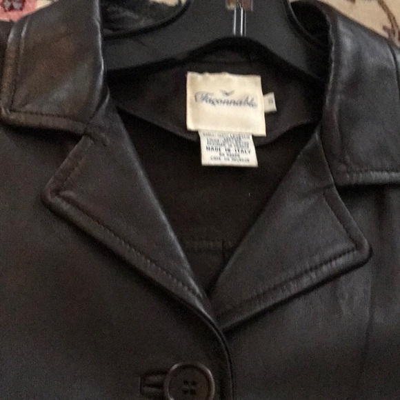 Leather jacket - Picture 2 of 3